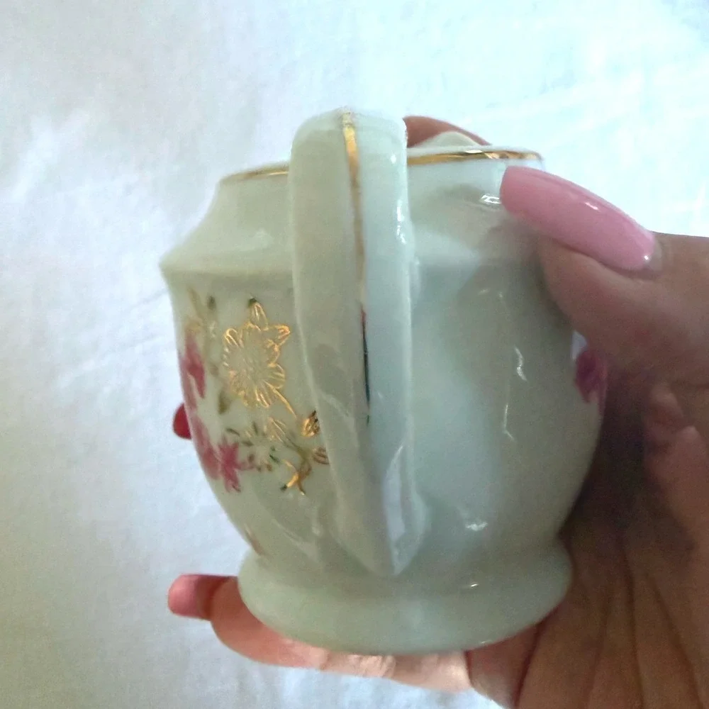 Vintage 1950's Japan White Porcelain Creamer Pink‎ Floral Rose Gold Trim Pitcher